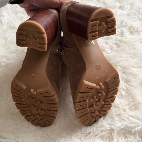 Tory Burch Leigh Lug Sole Bootie in Suede brown - Picture 4 of 10